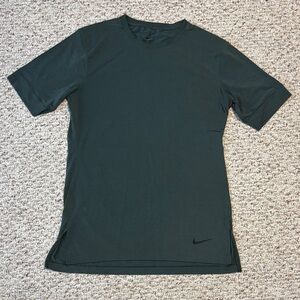 Nike Green Short Sleeve Tee Athletic Fit
